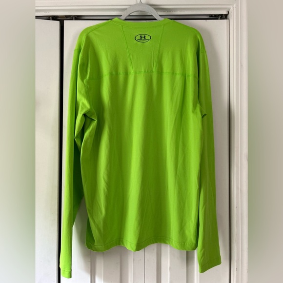 Under Armour Men’s ColdGear Long Sleeve V-neck Fitted Activewear Neon Green - Picture 4 of 6